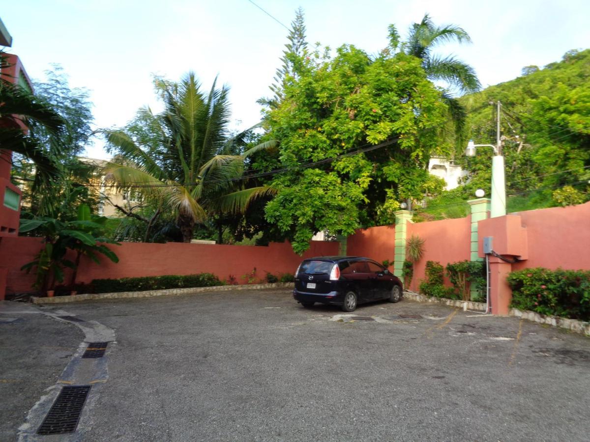 Tropical Court Hotel Montego Bay Exterior foto