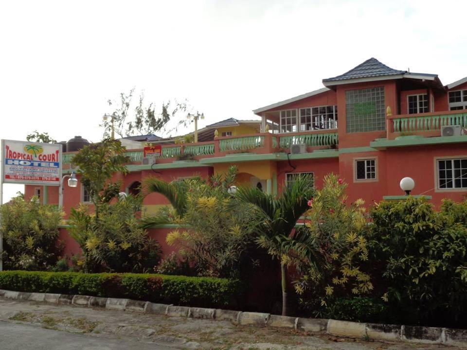 Tropical Court Hotel Montego Bay Exterior foto