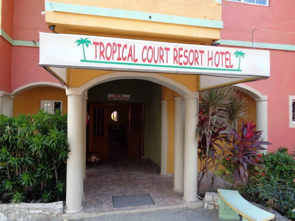 Tropical Court Hotel Montego Bay Exterior foto