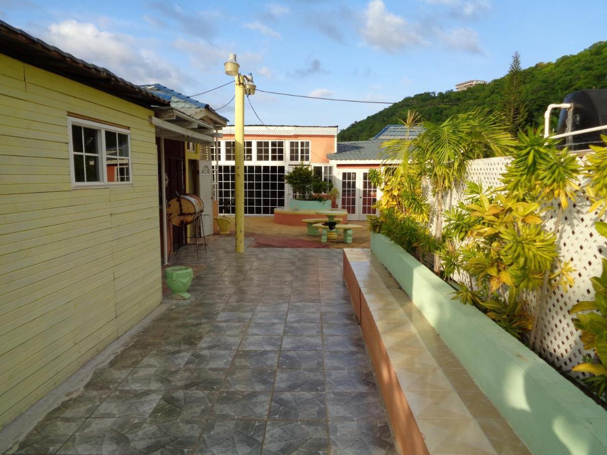 Tropical Court Hotel Montego Bay Exterior foto
